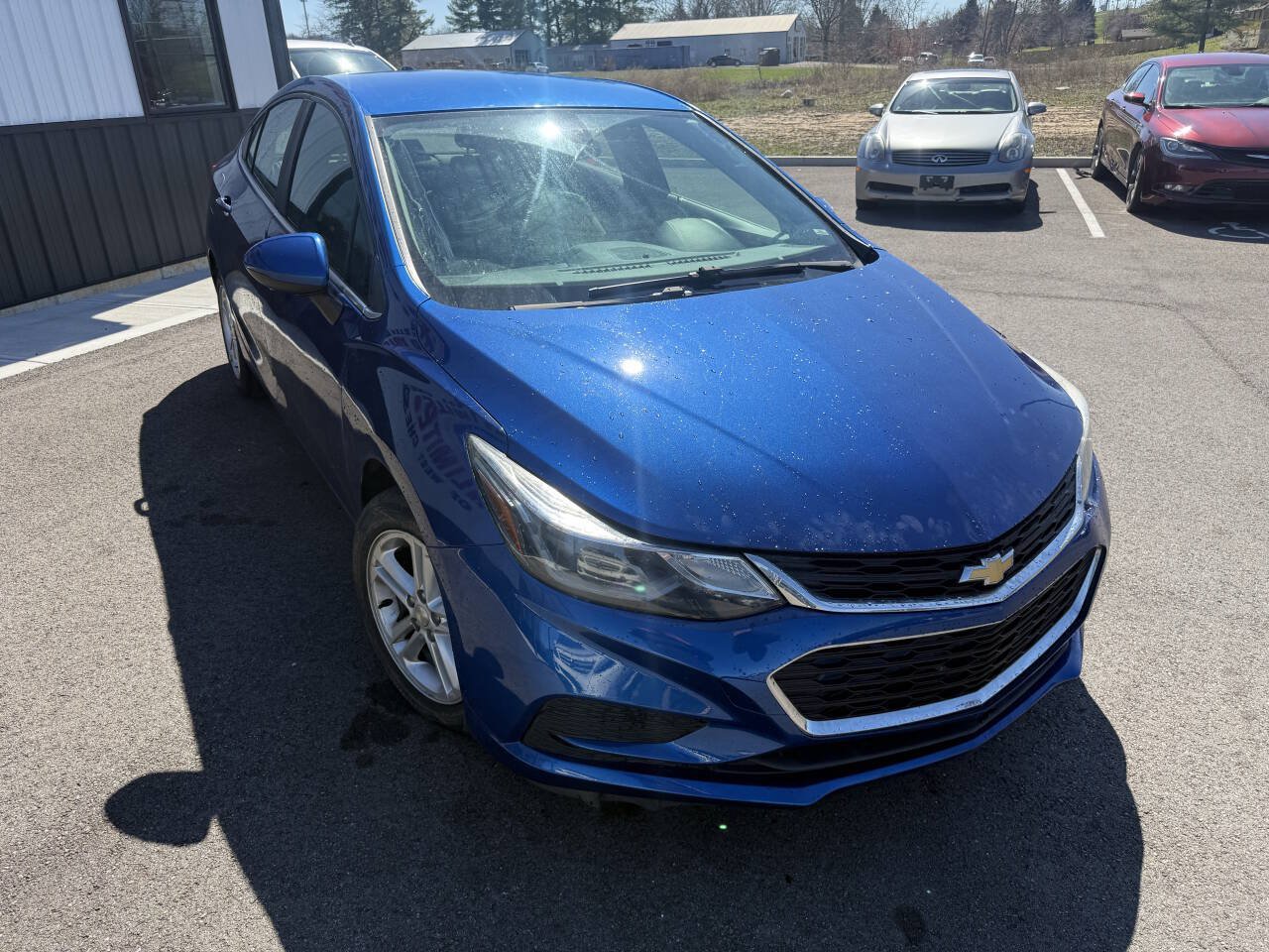 Used 2017 Chevrolet Cruze LT w/ Convenience Package FWD image 4