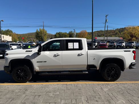 Used 2025 Chevrolet Silverado 2500 LT w/ Trail Boss Package image 5