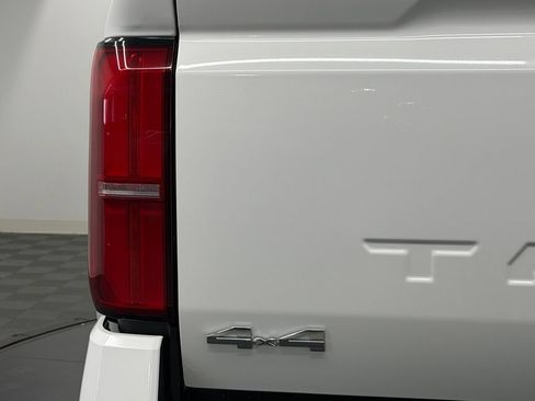 Certified 2026 Toyota Tacoma SR5 AWD/4WD image 13