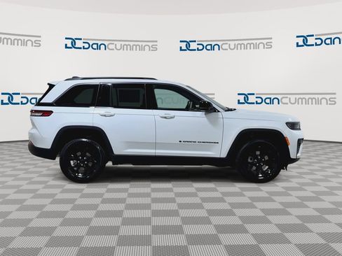 New 2026 Jeep Grand Cherokee Altitude AWD/4WD image 9