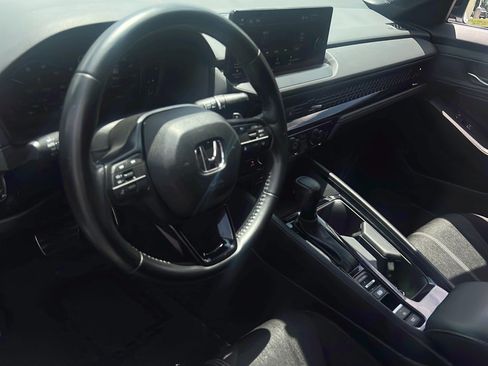 Used 2023 Honda Accord Sport image 4