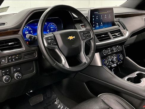 Used 2023 Chevrolet Suburban Premier AWD/4WD image 17