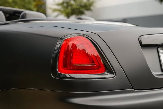 Used 2016 Rolls-Royce Dawn RWD image 24