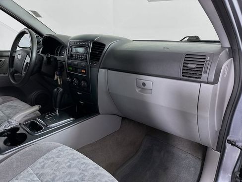 Used 2008 Kia Sorento 2WD image 26