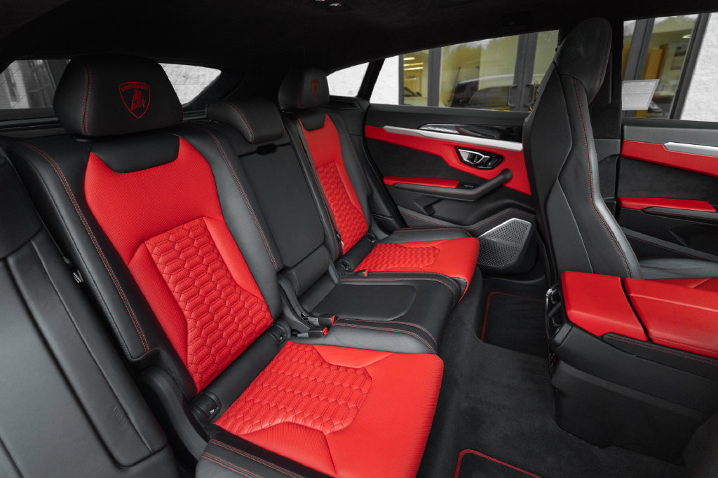 Used 2021 Lamborghini Urus AWD/4WD image 22