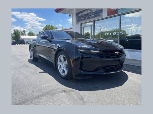 Used 2024 Chevrolet Camaro LT RWD image 1