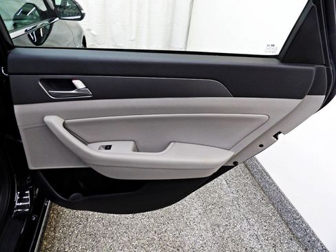 Used 2016 Hyundai Sonata SE image 12