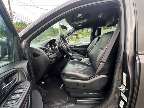 Used 2016 Dodge Grand Caravan R/T FWD image 28