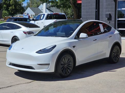 Used 2022 Tesla Model Y Long Range AWD/4WD image 6