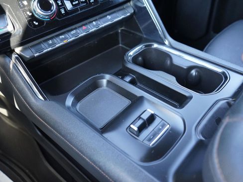 Used 2024 GMC Sierra 2500 AT4 w/ AT4 Premium Plus Package image 17