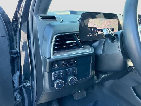 Used 2025 Chevrolet Suburban Z71 AWD/4WD image 11