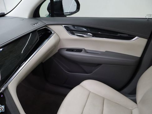 Used 2021 Cadillac XT6 Premium Luxury w/ LPO, Floor Liner Package image 22