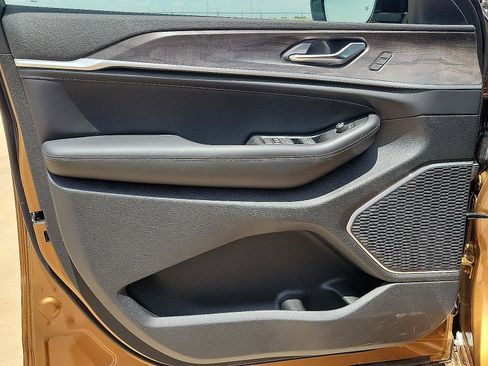 New 2026 Jeep Grand Cherokee Limited AWD/4WD image 10