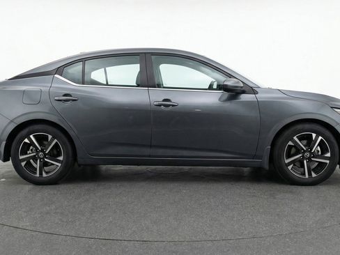 Used 2025 Nissan Sentra SV image 11