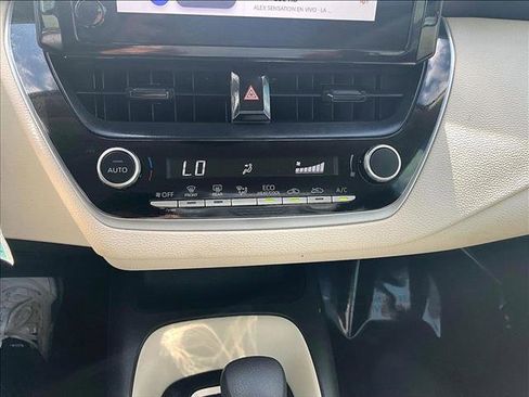 Used 2025 Toyota Corolla LE image 23