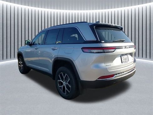 New 2025 Jeep Grand Cherokee Limited w/ MOPAR Finishing Package image 5