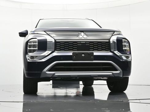 Used 2025 Mitsubishi Outlander SEL image 40