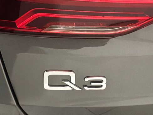 New 2025 Audi Q3 2.0T Premium image 25