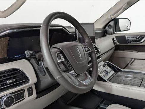 Used 2018 Lincoln Navigator Reserve w/ Technology Package AWD/4WD image 29
