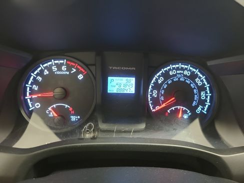 Used 2016 Toyota Tacoma SR w/ Towing Package AWD/4WD image 25