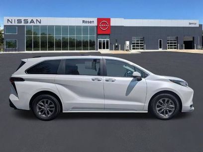 Used 2023 Toyota Sienna XLE