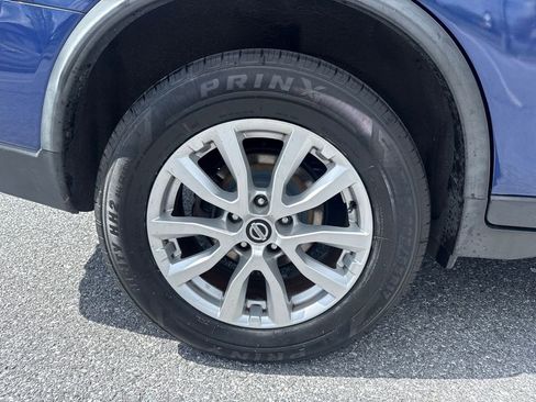 Used 2017 Nissan Rogue SV AWD/4WD image 32