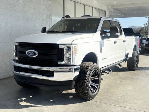 Used 2019 Ford F250 XL w/ Power Equipment Group AWD/4WD image 1