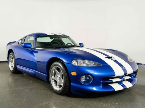 Used 1996 Dodge Viper GTS image 2