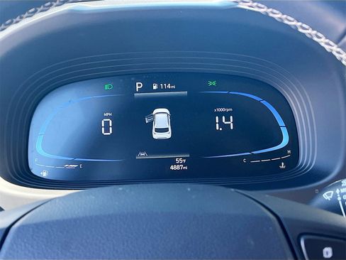 Used 2024 Hyundai Venue Limited image 12