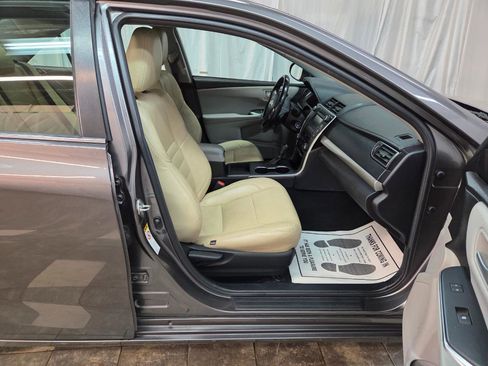 Used 2016 Toyota Camry SE FWD image 12