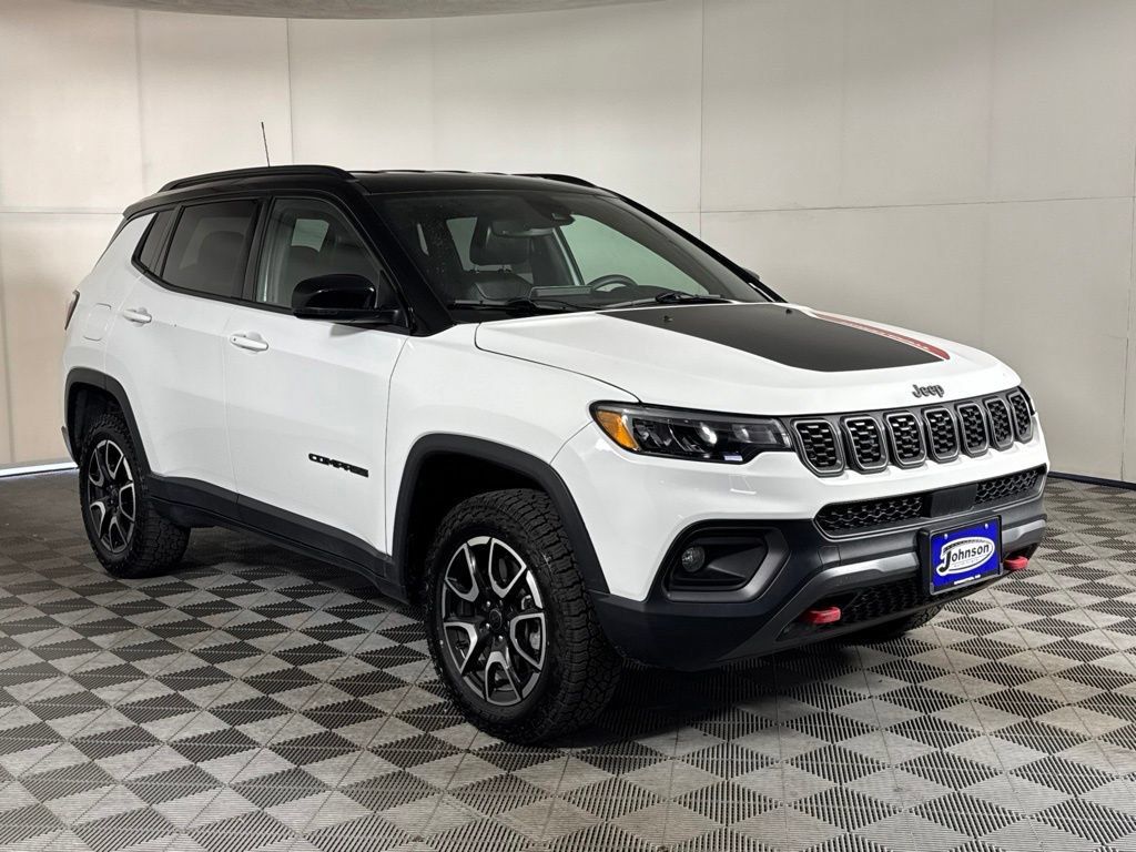 Certified 2025 Jeep Compass Trailhawk AWD/4WD image 6