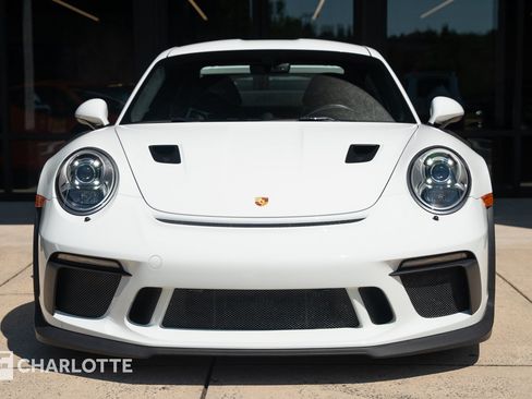 Used 2019 Porsche 911 GT3 RS RWD image 5