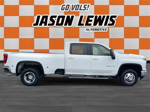 Used 2024 Chevrolet Silverado 3500 LT image 2