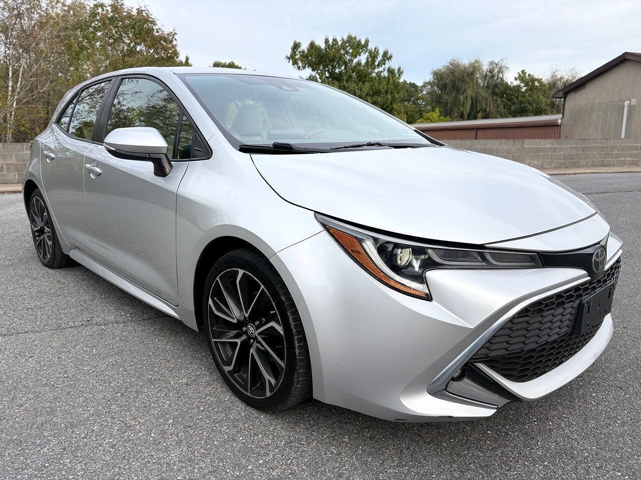 Used 2019 Toyota Corolla XSE FWD image 1