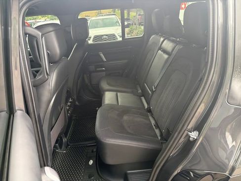 Used 2023 Land Rover Defender 110 V8 AWD/4WD image 13