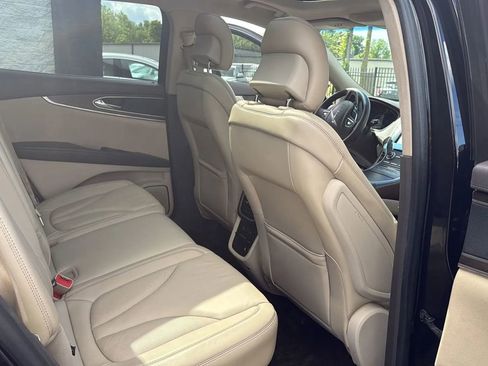 Used 2017 Lincoln MKX Select w/ Select Plus Package image 29