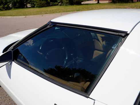 Used 1993 Chevrolet Corvette Coupe RWD image 24