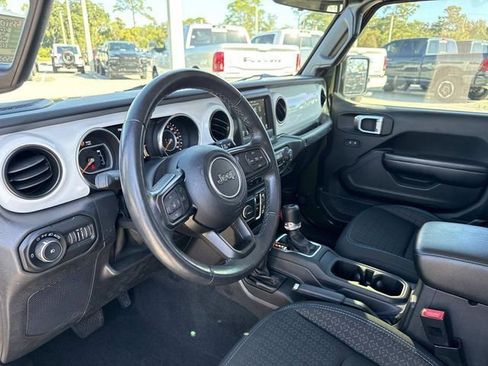 Used 2021 Jeep Wrangler Unlimited Islander image 22