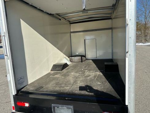 Used 2017 Chevrolet Express 3500 image 30
