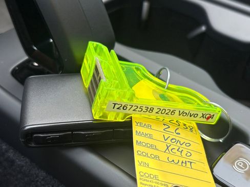 New 2026 Volvo XC40 B4 Core w/ Protection Package Premier image 23