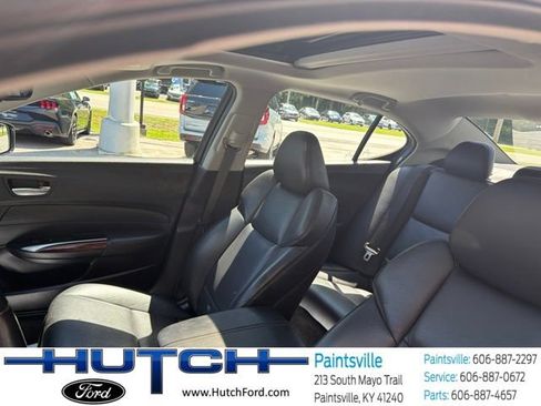 Used 2017 Acura TLX FWD image 11