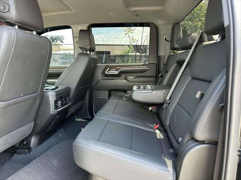 Used 2024 GMC Sierra 3500 SLT w/ SLT Convenience Package AWD/4WD image 13