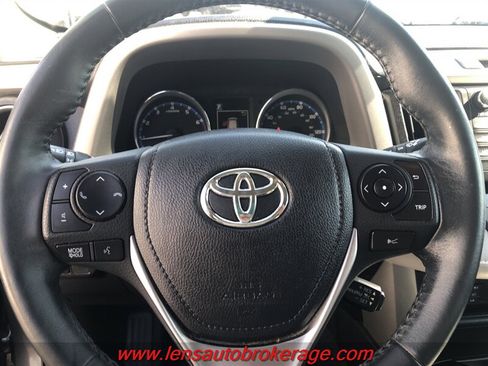 Used 2018 Toyota RAV4 Limited FWD image 13