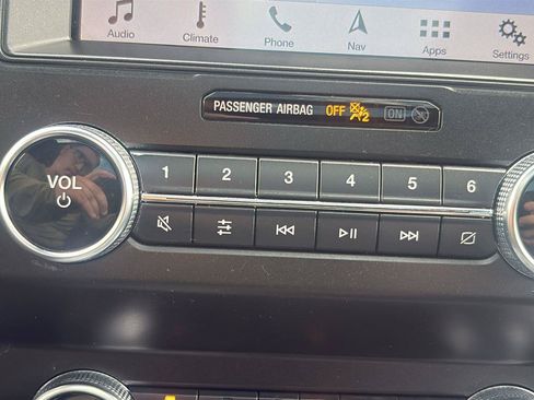 Used 2019 Ford Expedition XLT w/ Equipment Group 202A AWD/4WD image 27