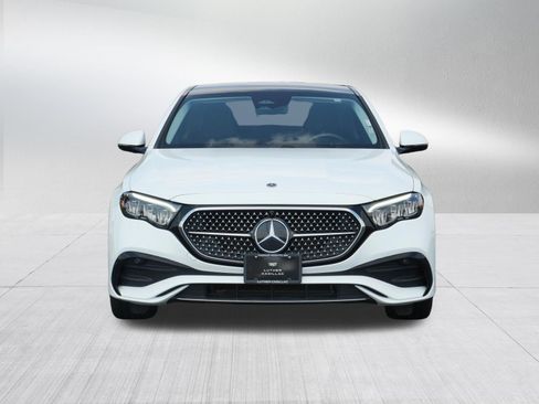 Used 2025 Mercedes-Benz E 350 4MATIC Sedan image 2