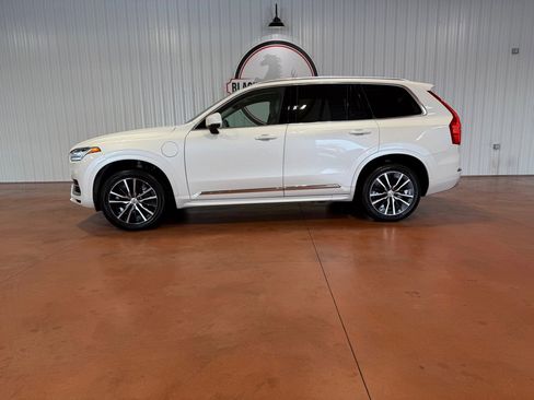 Used 2022 Volvo XC90 T8 Inscription Expression image 2
