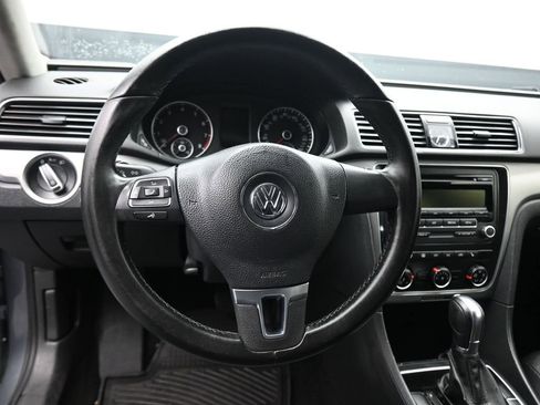 Used 2014 Volkswagen Passat 1.8T Wolfsburg Edition image 15