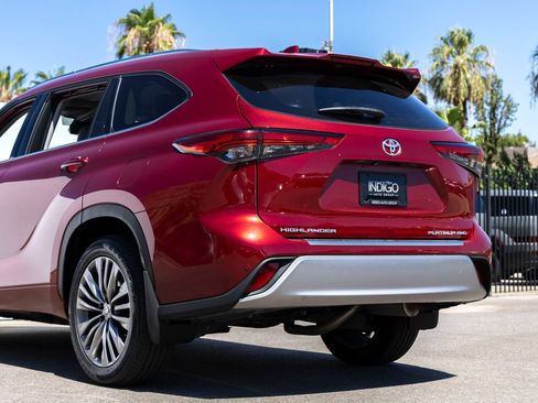 Used 2020 Toyota Highlander Platinum AWD/4WD image 8