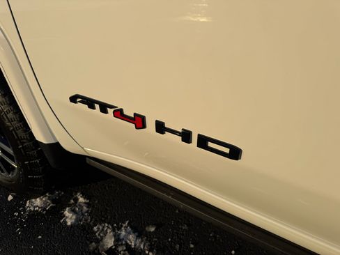 Used 2022 GMC Sierra 2500 AT4 w/ AT4 Premium Plus Package image 39