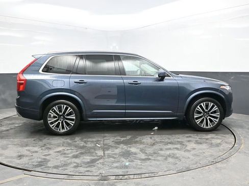 Used 2020 Volvo XC90 T6 Momentum w/ Protection Package Premier image 8